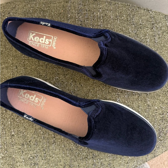 NWOT Keds Ortholite Double Decker Navy Velvet Slip On Size 7.5 - Picture 2 of 7